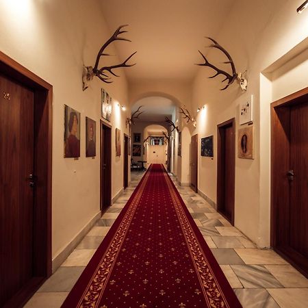 Hotel Kastiel Mojmírovce Exteriör bild