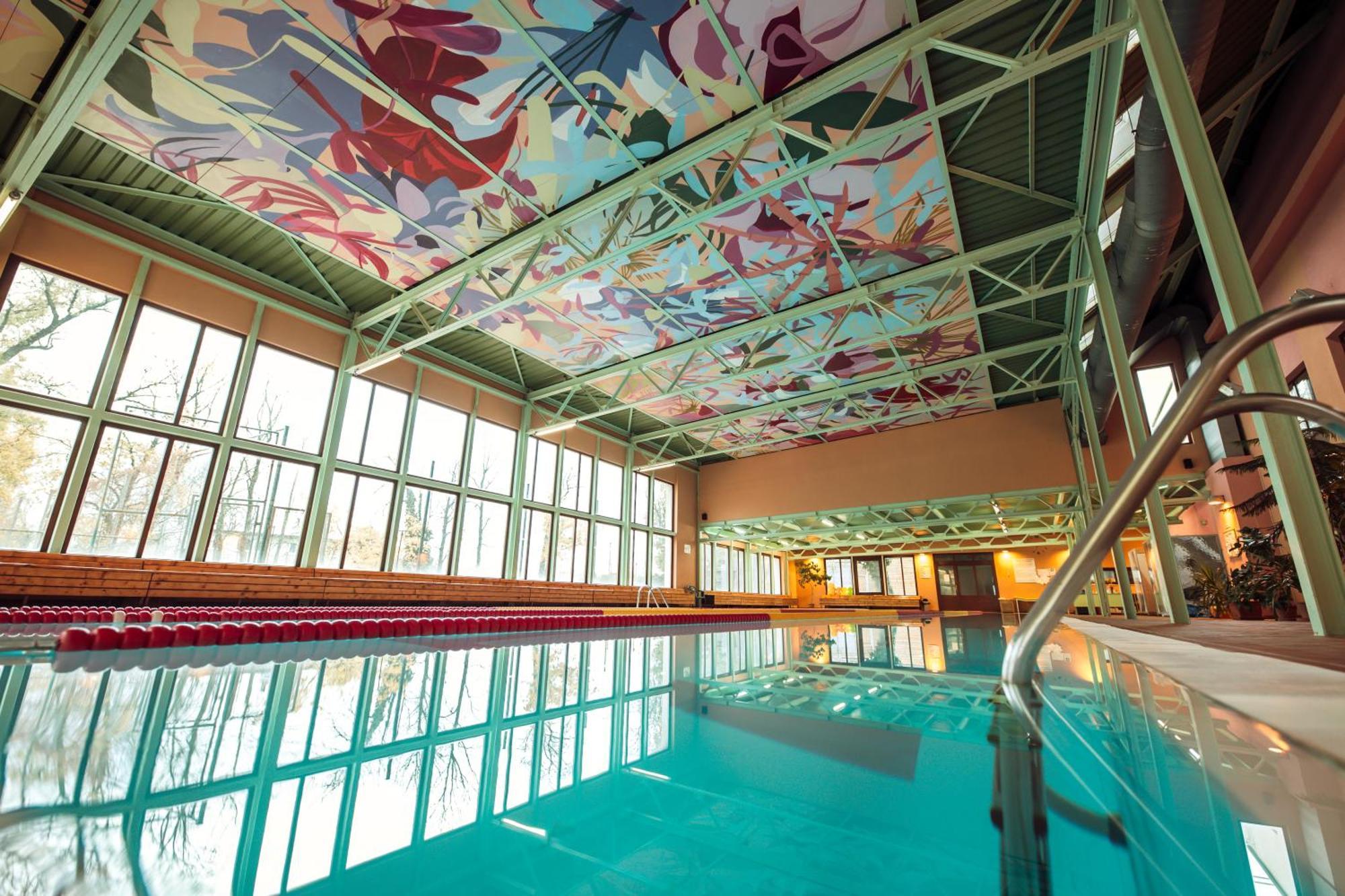 Hotel Kastiel Mojmírovce Exteriör bild